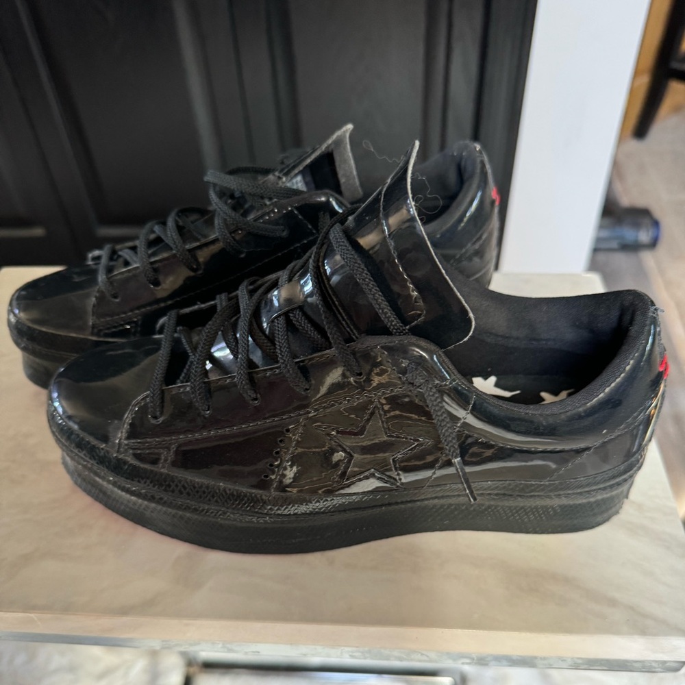 Black patent leather Converse platform sneaker Size 8